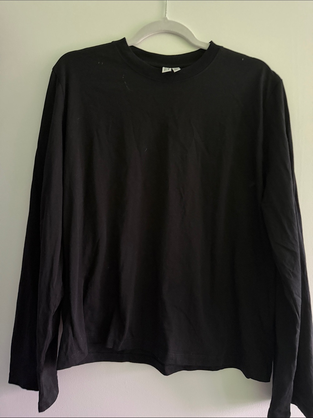 Everyday Black Bell Long-Sleeve Crewneck Tee